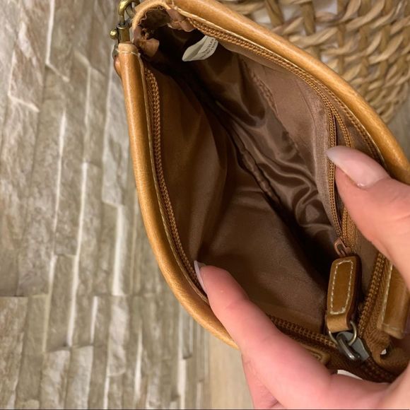 ROSETTI || Tiny Caramel Vinyl Purse 👜 - Picture 5 of 6